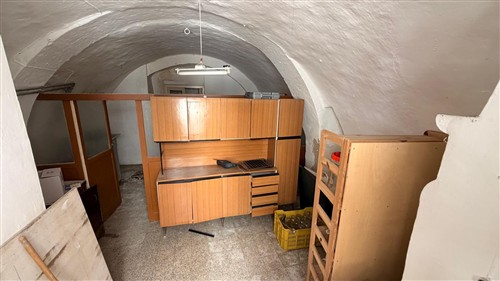 Casa Indipendente Di 2 Vani Oltre Locale Al Piano Terra.